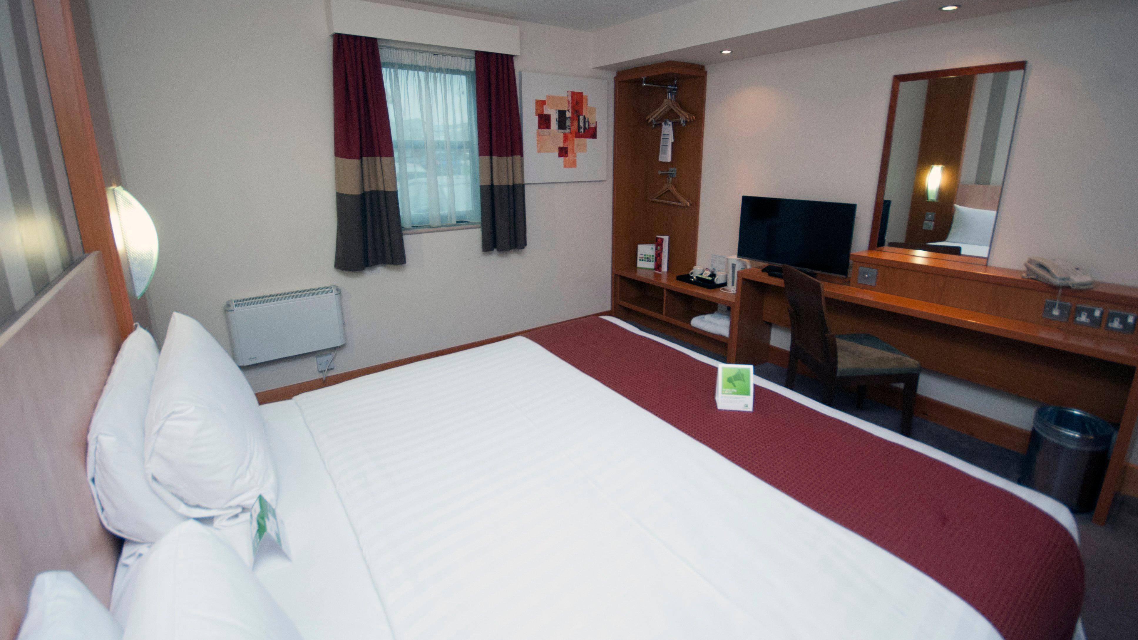 Holiday Inn Manchester - Central Park, An Ihg Hotel Bagian luar foto