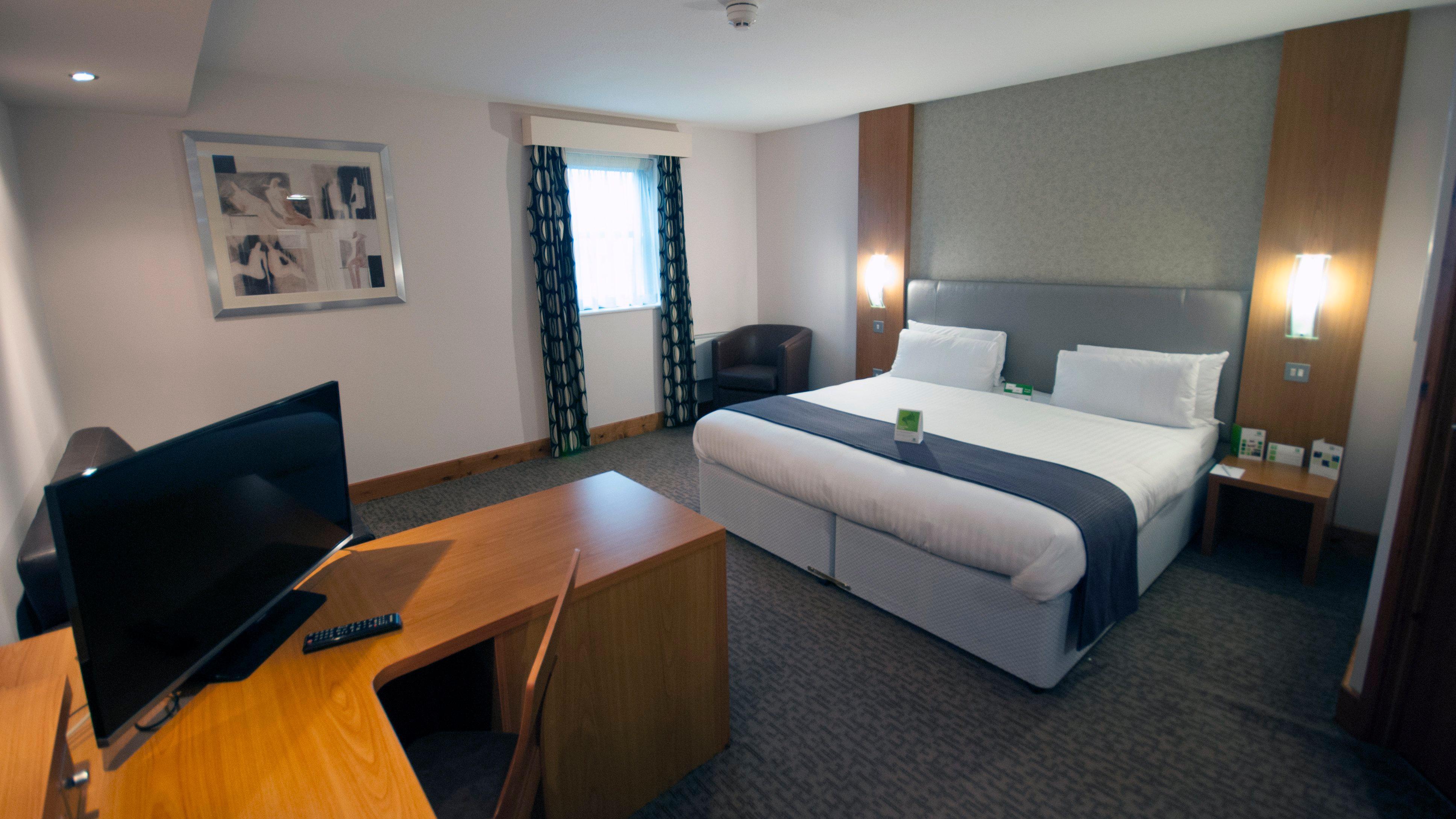 Holiday Inn Manchester - Central Park, An Ihg Hotel Bagian luar foto