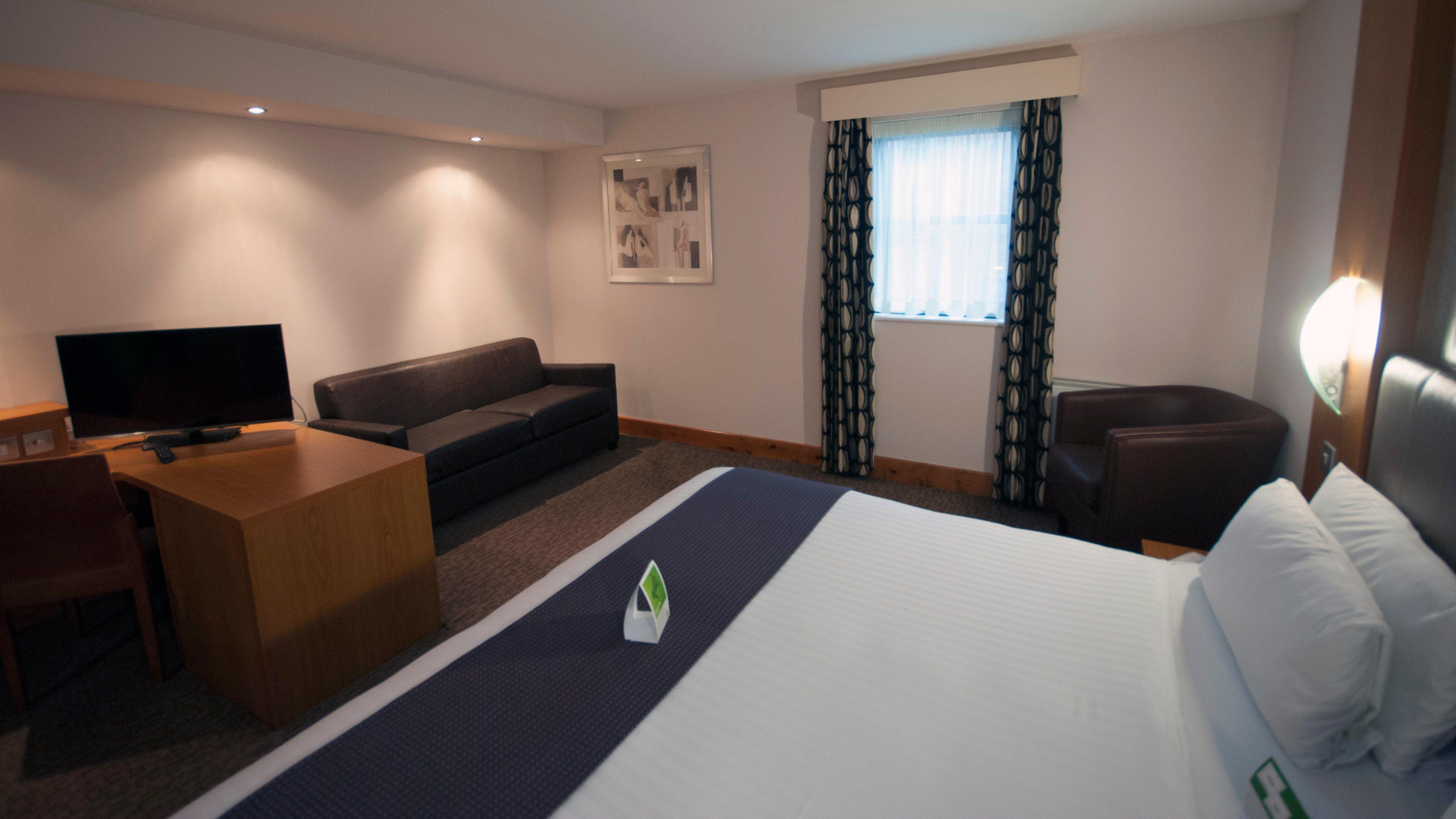 Holiday Inn Manchester - Central Park, An Ihg Hotel Bagian luar foto