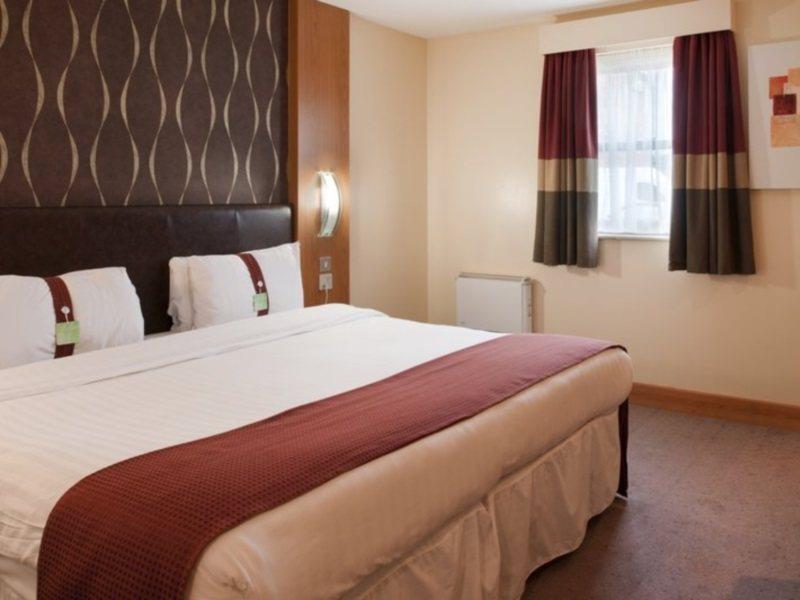 Holiday Inn Manchester - Central Park, An Ihg Hotel Bagian luar foto